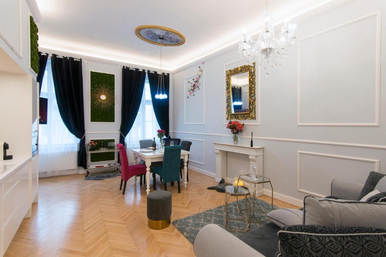 Vogue Apartment Near By Wenceslas Square プラハ エクステリア 写真